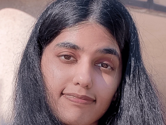 Minahil Zaki Headshot